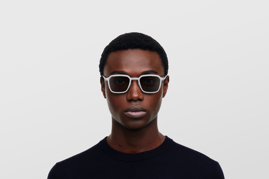 MR002