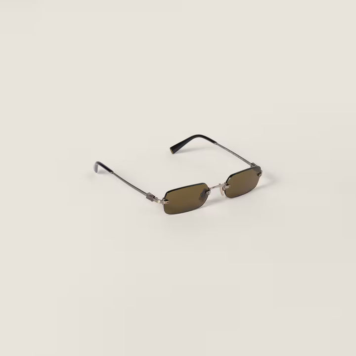 Lunettes de soleil de la collection Miu Miu Eyewear